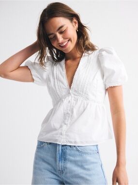 NWT Abercrombie & Fitch White V-Neck Puff Sleeve Button-Through Top